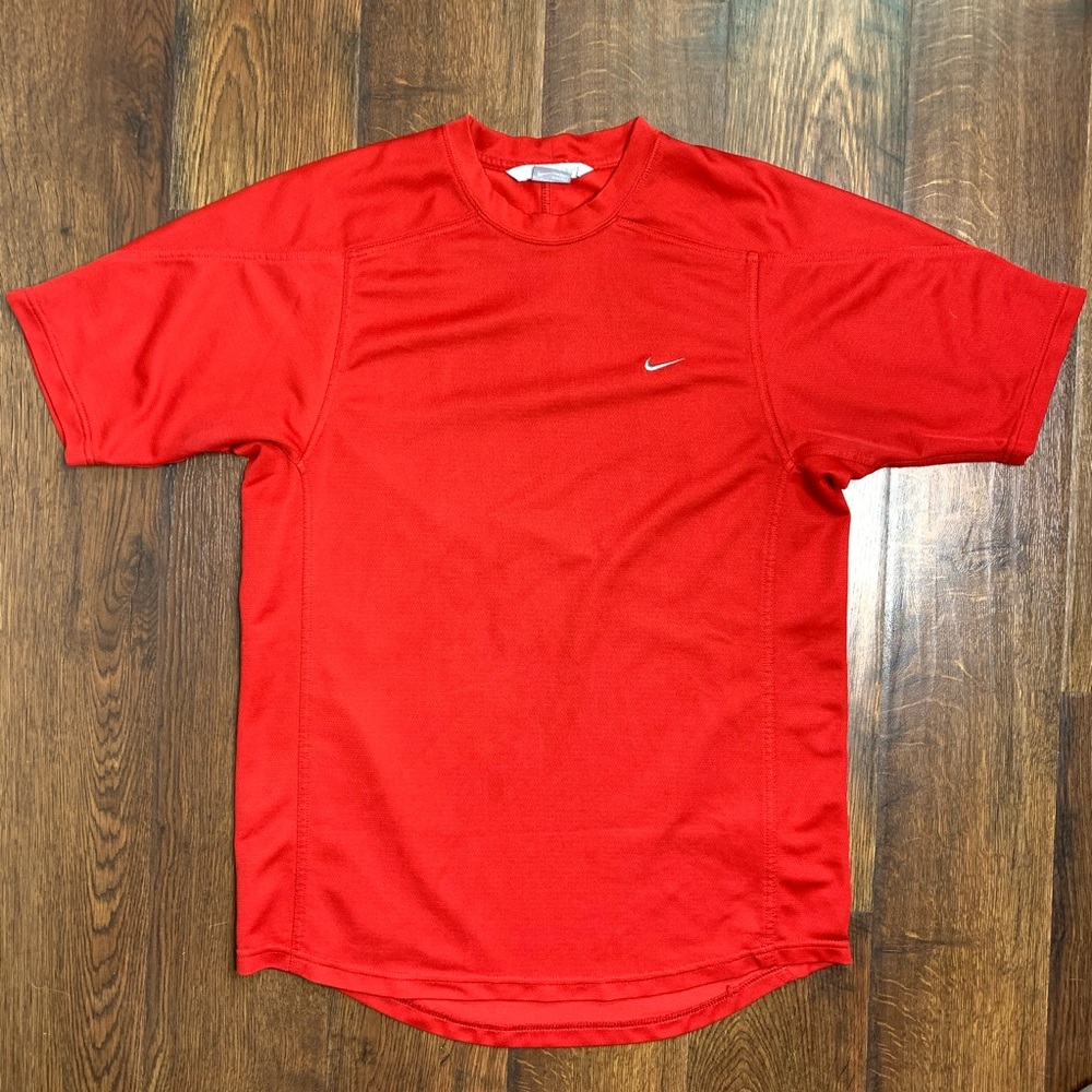 Nike Red Athletic Cut Short Sleeve Lightweight top